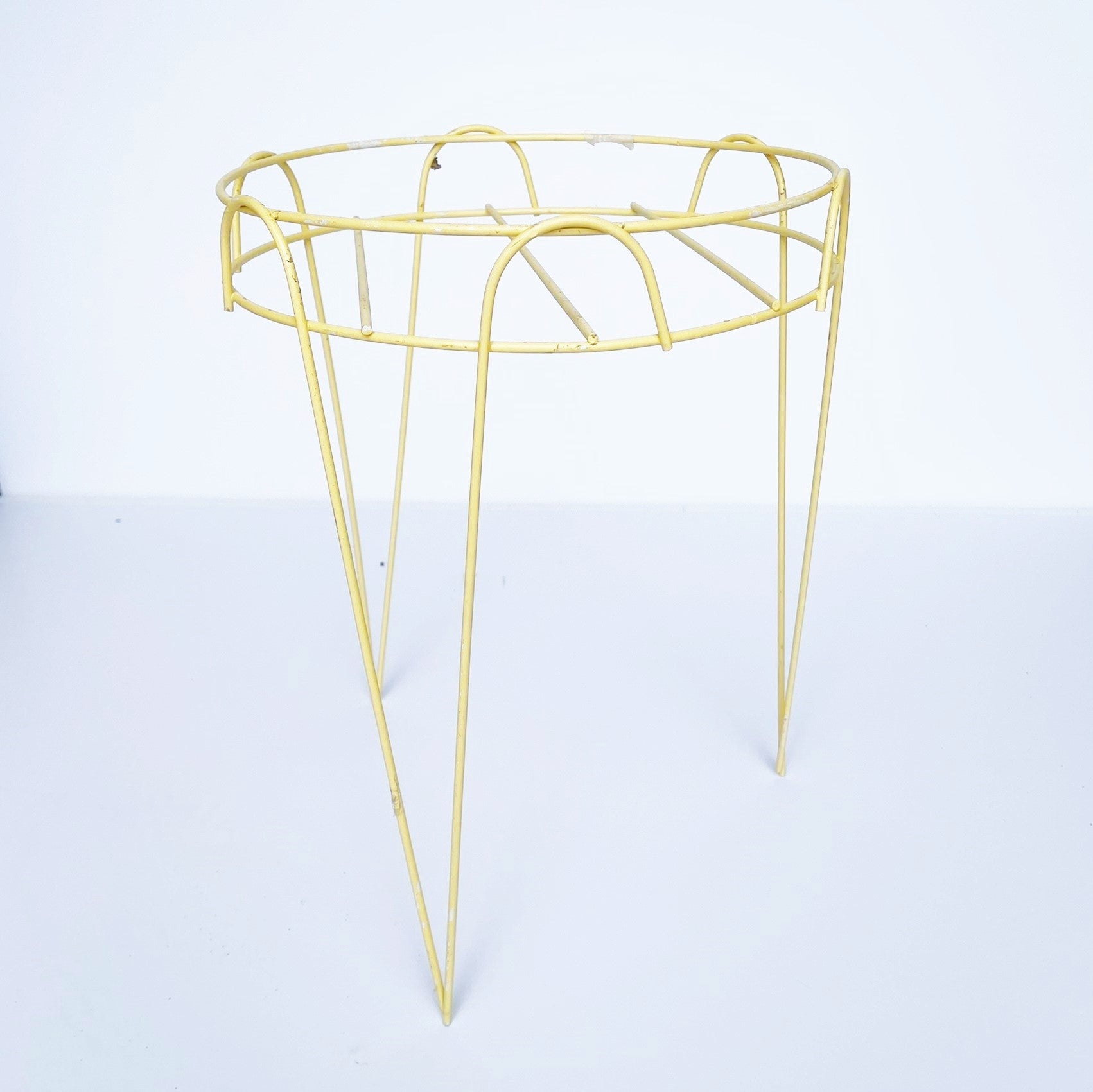 Lightweight Metal Plant Stand