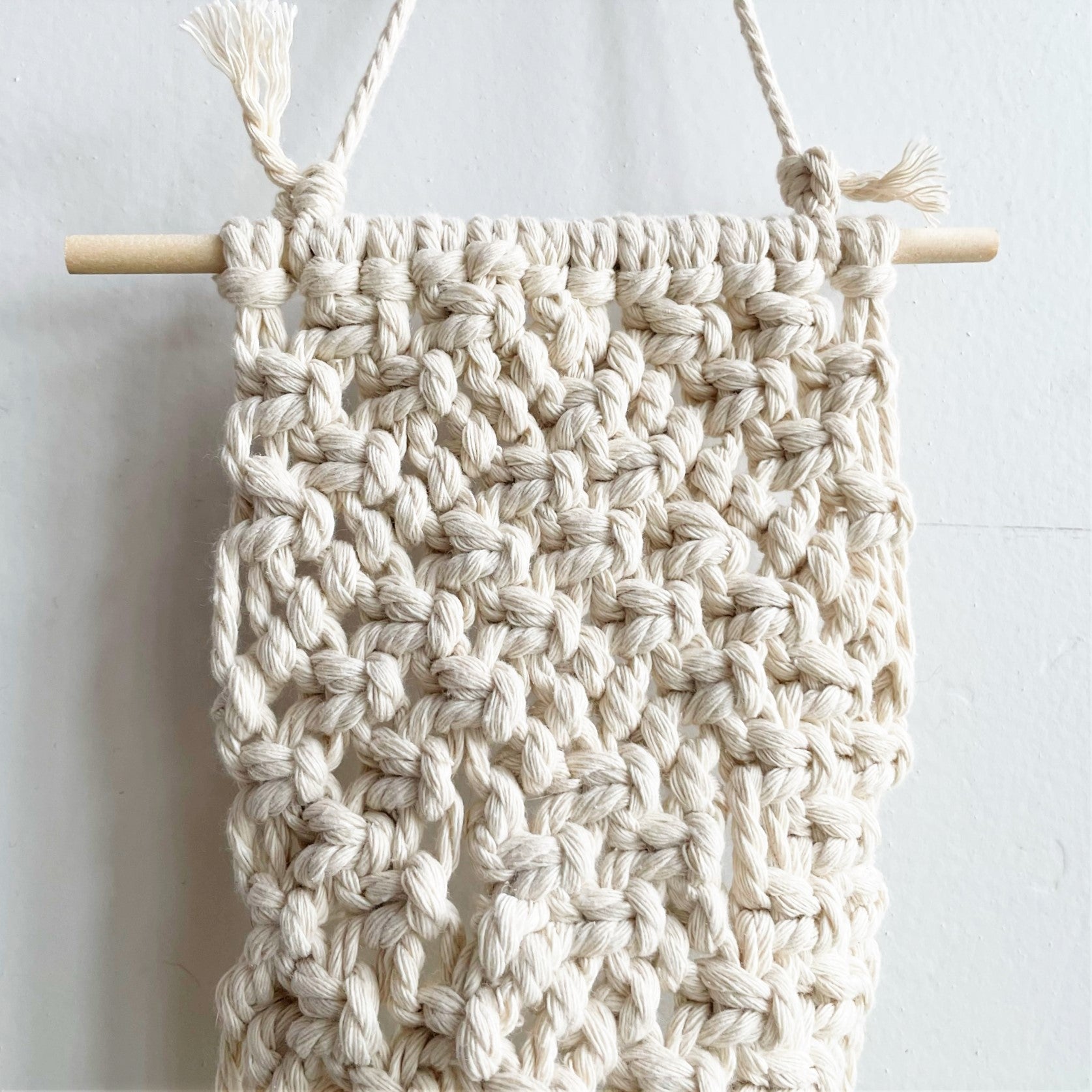 White Small Dowel Flat Top Macramé Plant Hanger